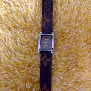 Preloved Louis Vuitton watch